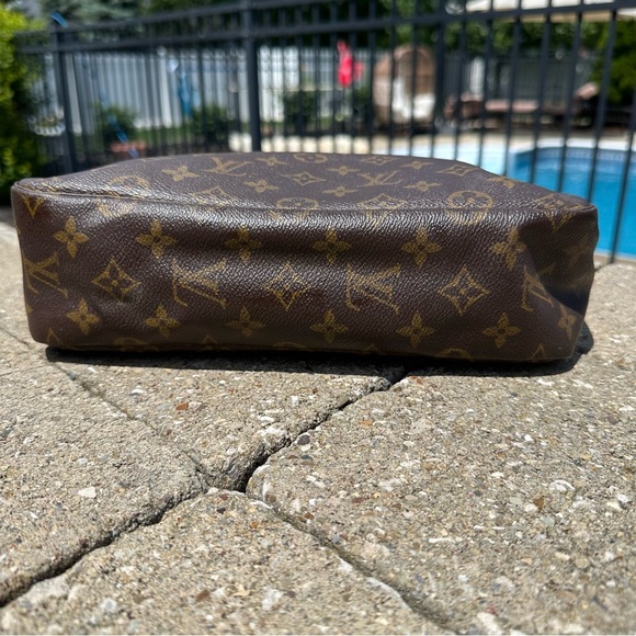 Louis Vuitton Monogram Trousse Toilette 28 - Picture 5 of 14